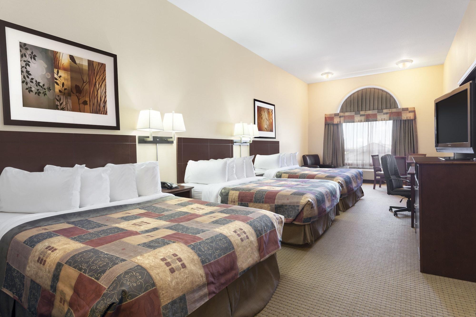 Ramada By Wyndham High River Ngoại thất bức ảnh